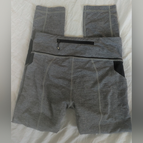 Lululemon Pace Rival Gray and Black Athletic Leggings, Capri Size 4 - Picture 4 of 9